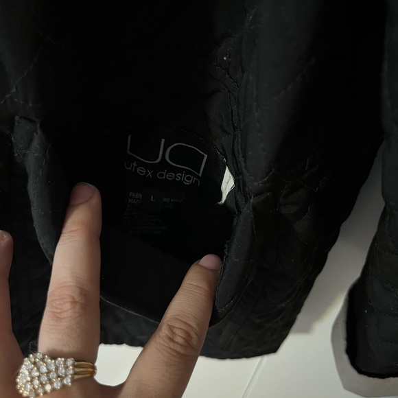 L Black & Cream-Colored Reversible Button-Down Jacket - Picture 9 of 14